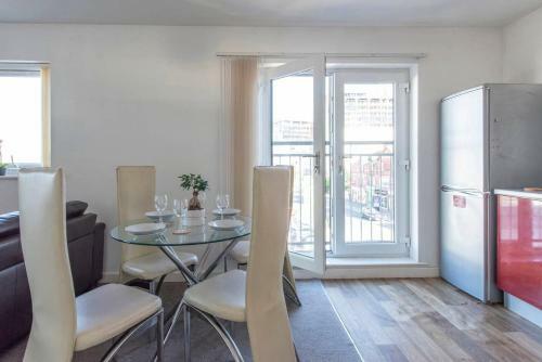 Apartamento Cosy Central 3 Bed Property W/ Balcony - Sleeps 6