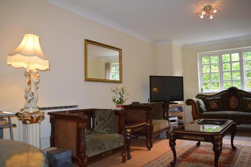 2 Bedroom Apartment Near City Centre