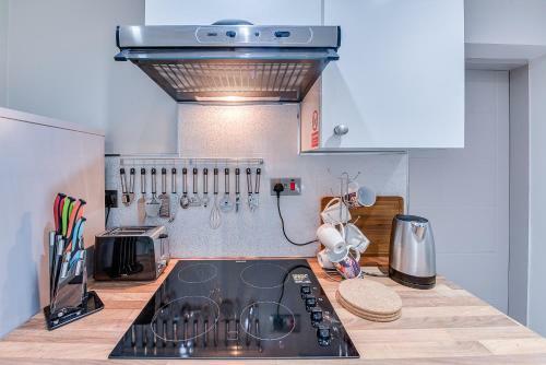 Beatles Themed Beautiful & Cosy 3 Bedroom House