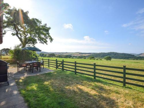 Holiday Home Dinas Y Gadair