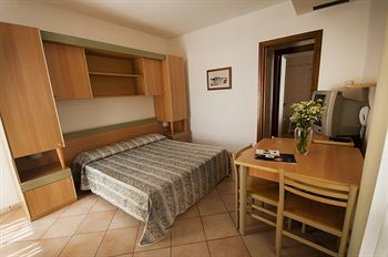 Hotel Sairon Club Village