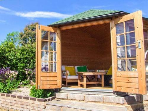 Bronte Owl Cottage