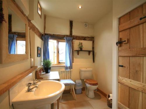 Whites Farm Barn, Ledbury