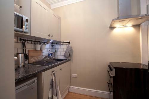 Two Bedroom Luxury Apartment By Town Hall
