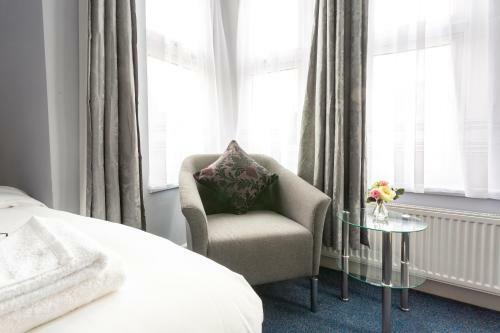 Wellesley Hotel