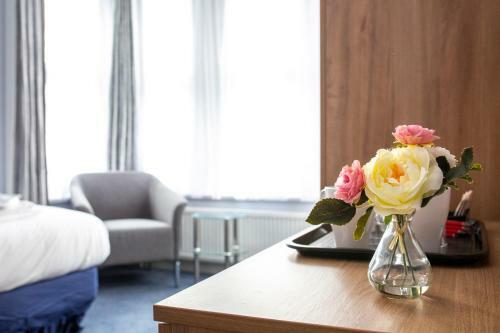 Wellesley Hotel