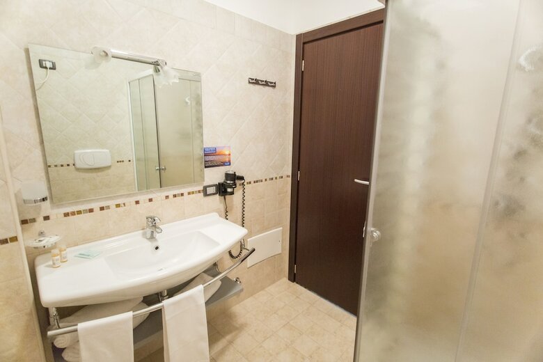 Hotel Ticho`s Club