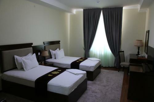 Hotel Zargaron Plaza