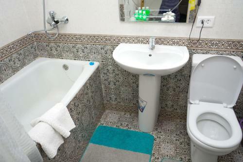 Hostal B-house