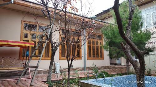 Hostal Faride Guest House