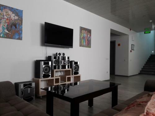 Jules Verne Hostel