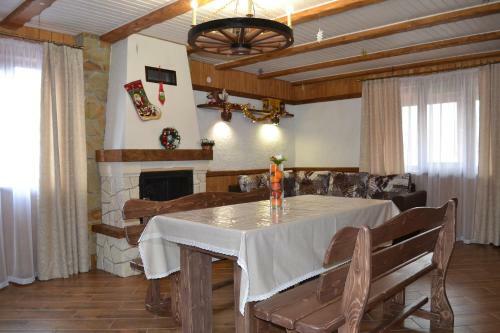 Hostal Aura Karpat