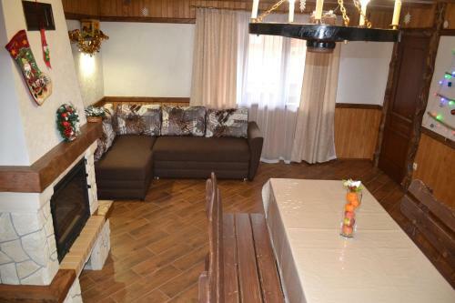 Hostal Aura Karpat