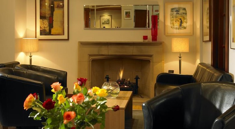 Hotel Tara Towers
