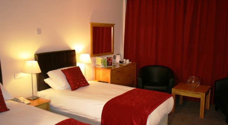 Hotel Tara Towers