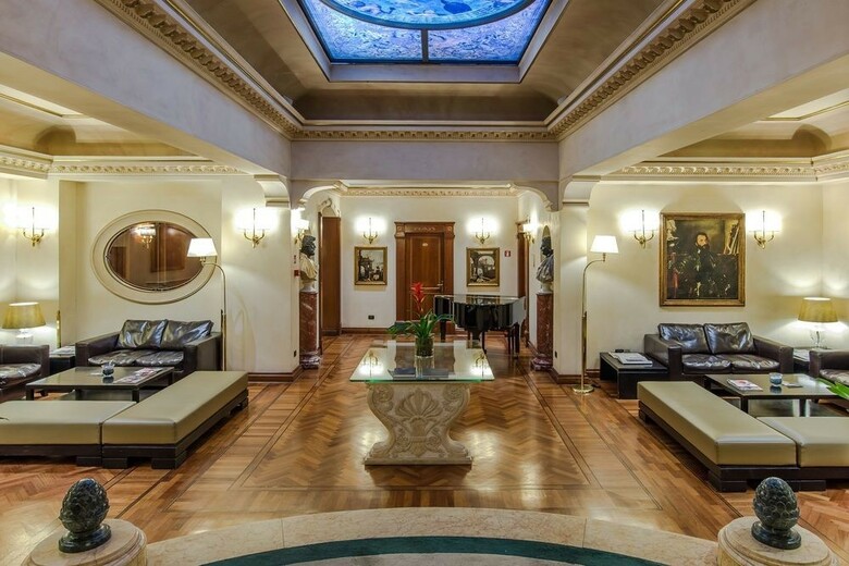River Palace Hotel