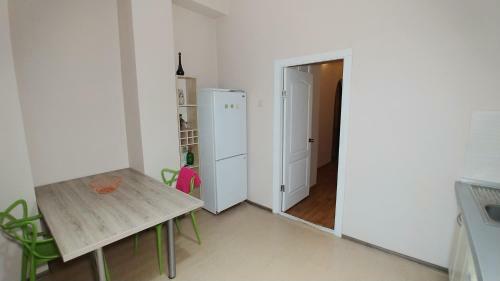 Apartment On Baseina Street Near Khreschatyk
