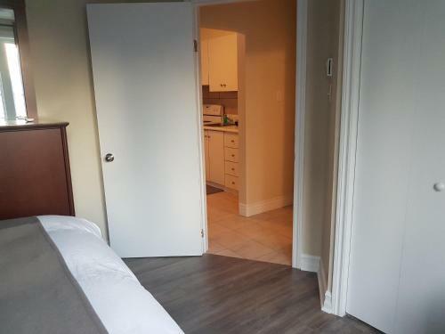 Apartment Sweet No. 7