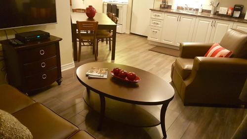 Apartment Sweet No. 7
