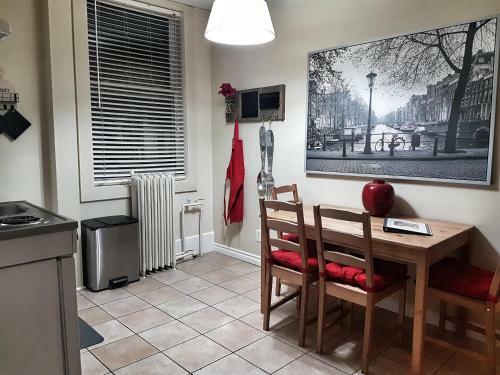 Cozy 2 Bedroom Apartment