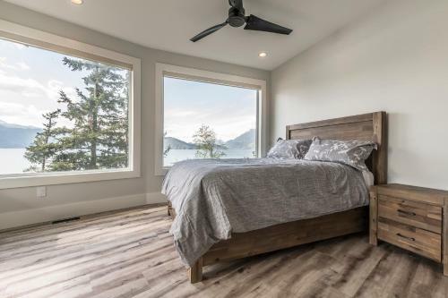 The Lodge On Harrison Lake