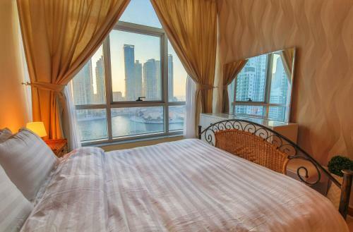 Two Bedroom Apartment With Sea View - Marina Diamond 4