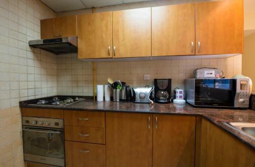Two Bedroom Apartment With Sea View - Marina Diamond 4