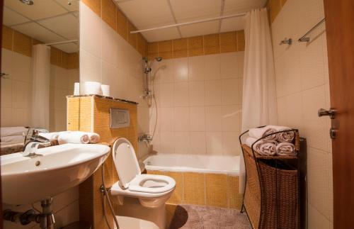 Two Bedroom Apartment With Sea View - Marina Diamond 4
