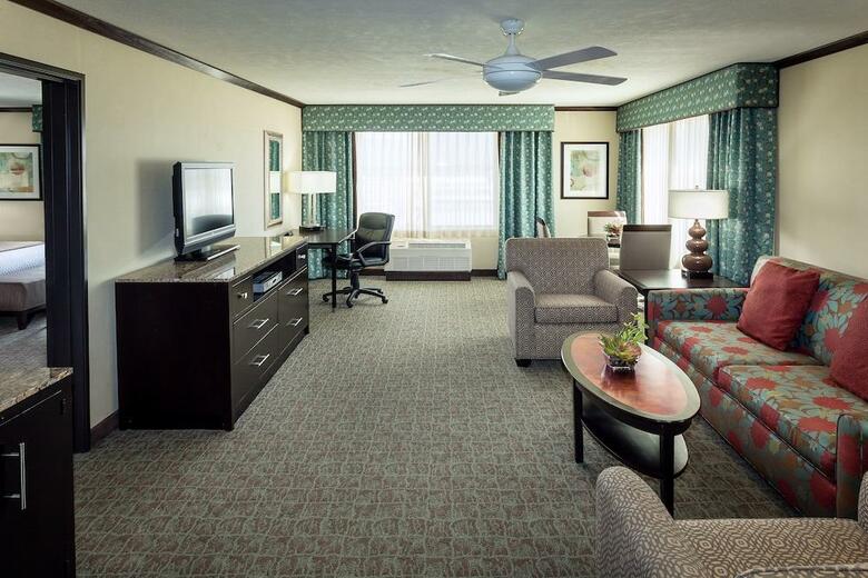 Crowne Plaza Hotel Anchorage-midtown