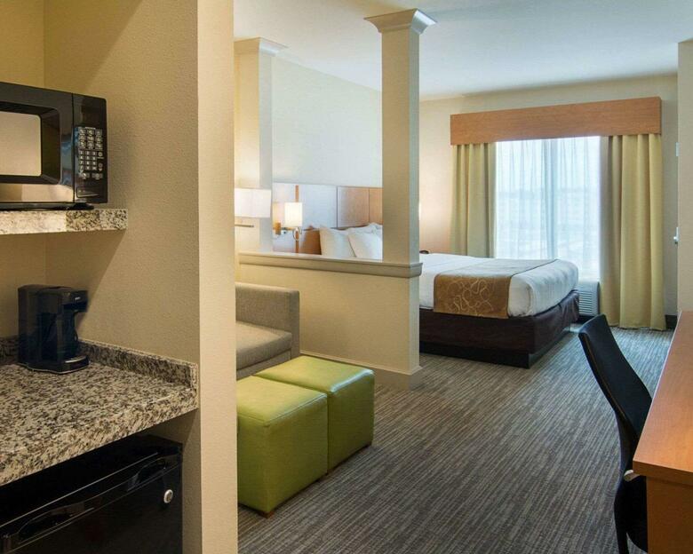 Hotel Comfort Suites Bossier City