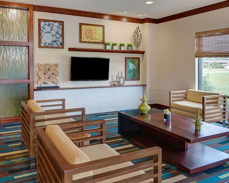 Hotel Comfort Suites Bossier City