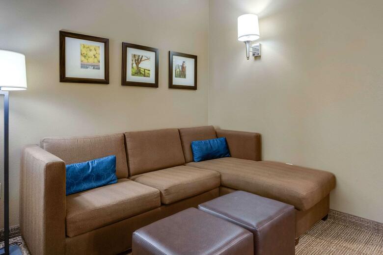 Hotel Comfort Suites