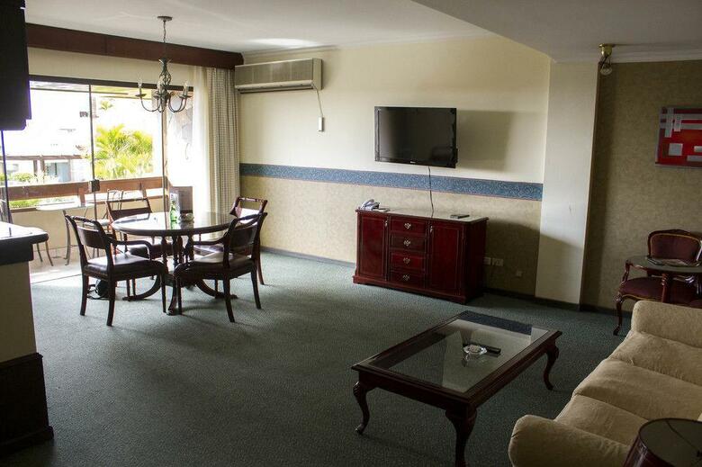 Hotel Toborochi Suites