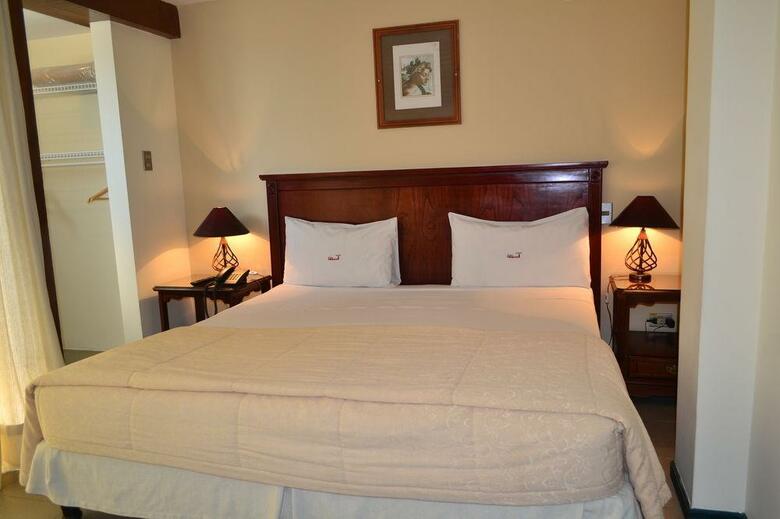 Hotel Toborochi Suites
