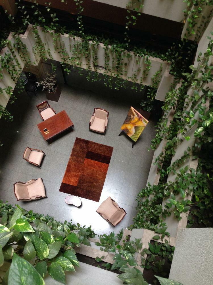 Hotel Toborochi Suites