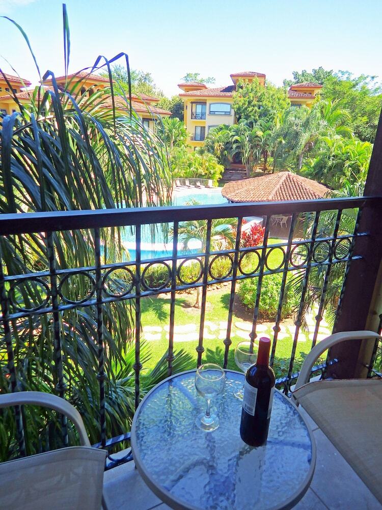 Hotel The Oaks Tamarindo Condominiums