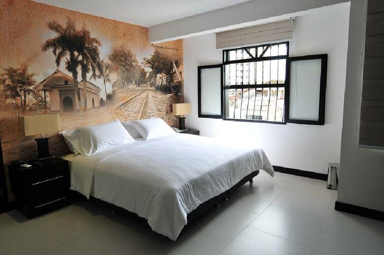 Hotel Puerta De San Antonio