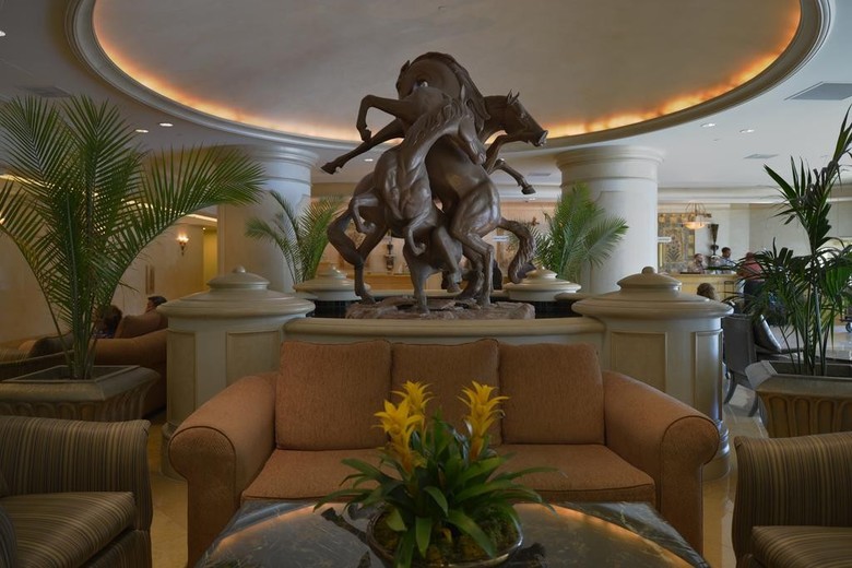 Hotel Polo Towers Suites
