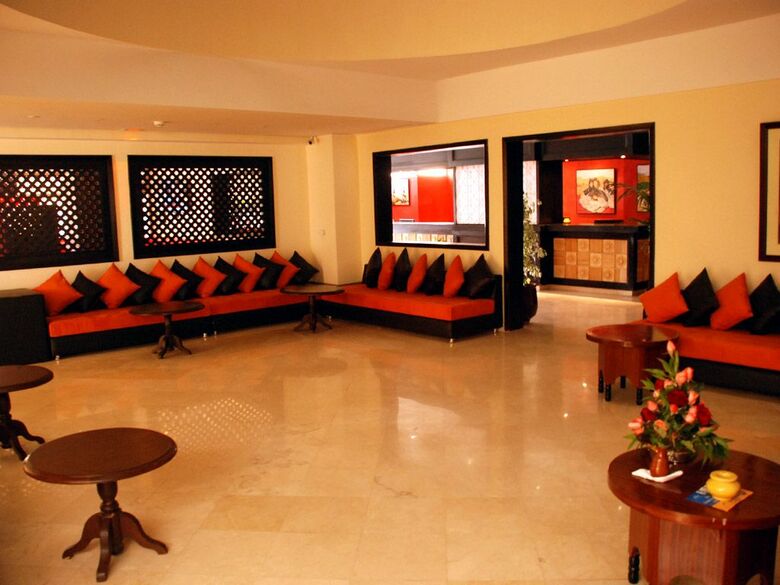 New Farah Hotel