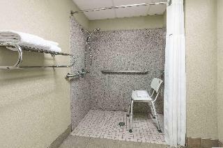 Hotel Quality Inn & Suites