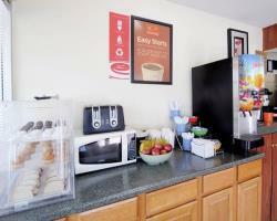 Hotel Econo Lodge Near Motor Speedway