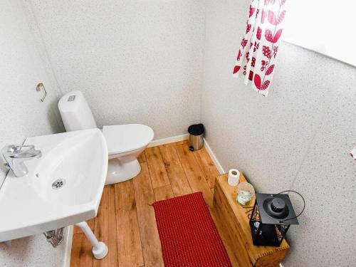Three-bedroom Holiday Home In Fjell