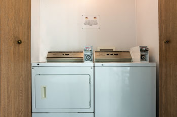 Hotel Rodeway Inn & Suites