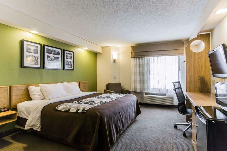 Hotel Sleep Inn At Six Flags