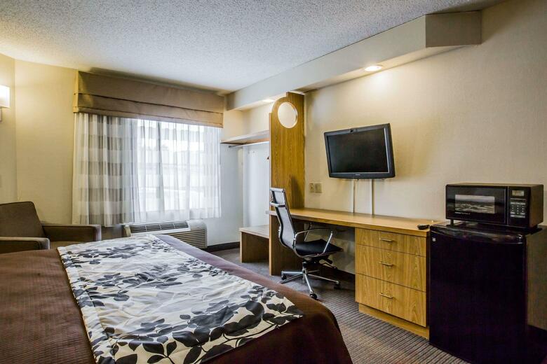 Hotel Sleep Inn At Six Flags