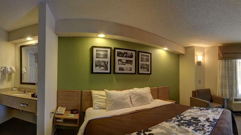 Hotel Sleep Inn At Six Flags