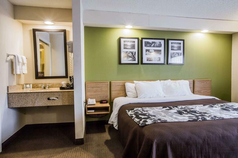 Hotel Sleep Inn At Six Flags