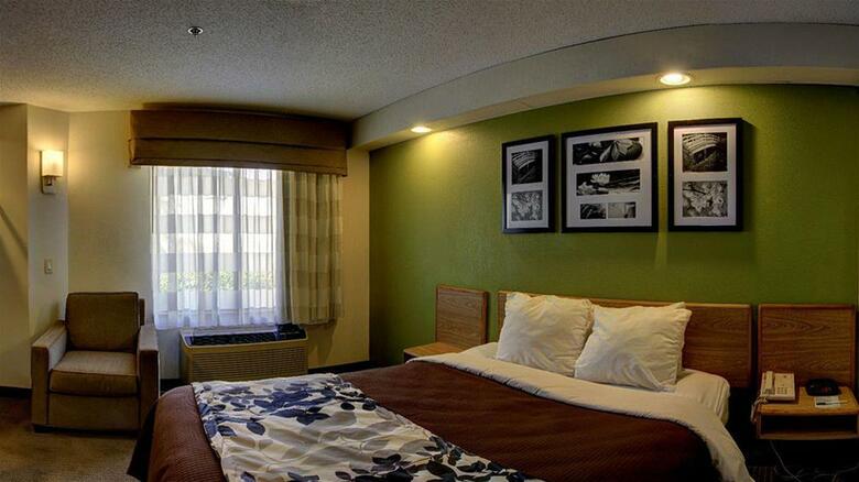 Hotel Sleep Inn At Six Flags