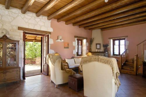 Villa Aresti Mountain Resort