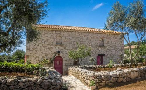 Villa Aresti Mountain Resort